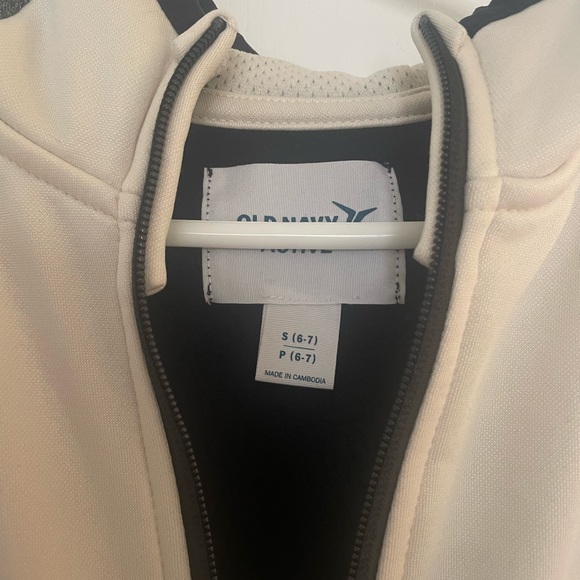 Boys activewear go dry zip up hoodie old navy youth size small ( 6-7) - Picture 4 of 7